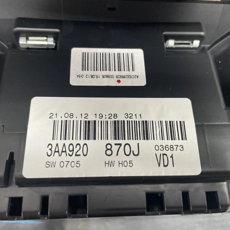 Ceas bord / Volkswagen Passat B7 2013 / Audio si electronice