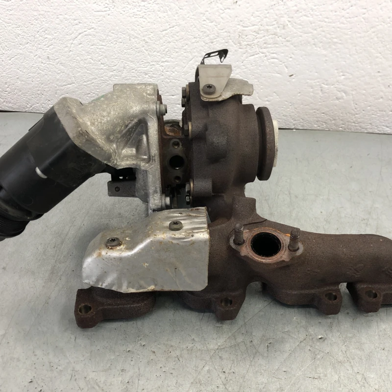 Turbosuflanta turbo turbina / Volkswagen Passat B7 2013 / Motor, racire si evacuare
