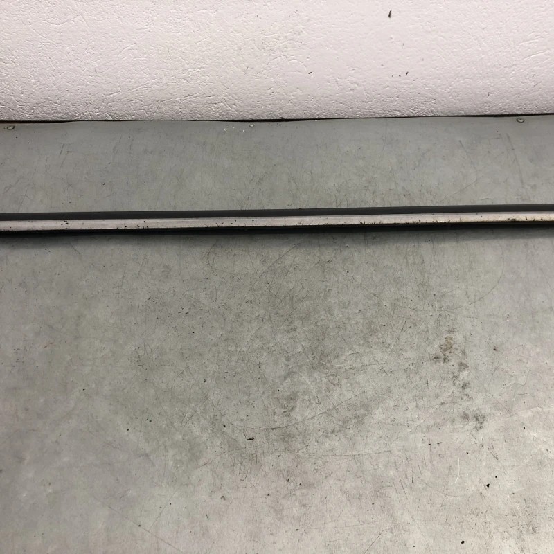 Bandou usa stanga fata / Volkswagen Passat B7 2013 / Caroserie, oglinzi si faruri