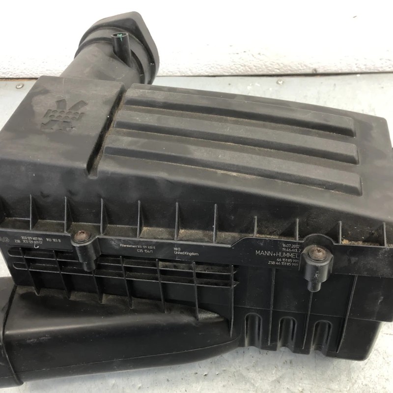 Carcasa filtru aer / Volkswagen Passat B7 2013 / Motor, racire si evacuare
