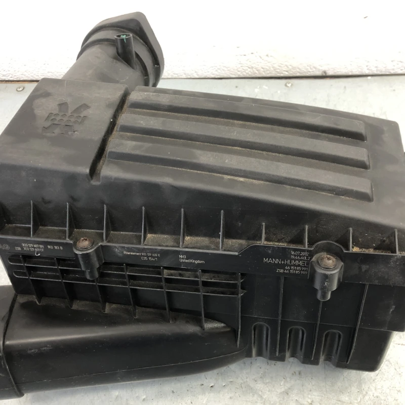 Carcasa filtru aer / Volkswagen Passat B7 2013 / Motor, racire si evacuare