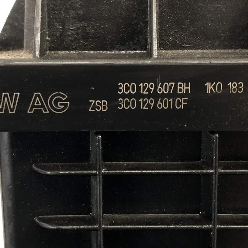 Carcasa filtru aer / Volkswagen Passat B7 2013 / Motor, racire si evacuare