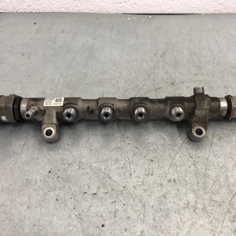 Rampa injectoare cu senzor / Volkswagen Passat B7 2013 / Motor, racire si evacuare
