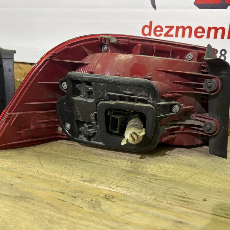Stop dreapta caroserie / Volkswagen Passat B7 2012 / Caroserie, oglinzi si faruri
