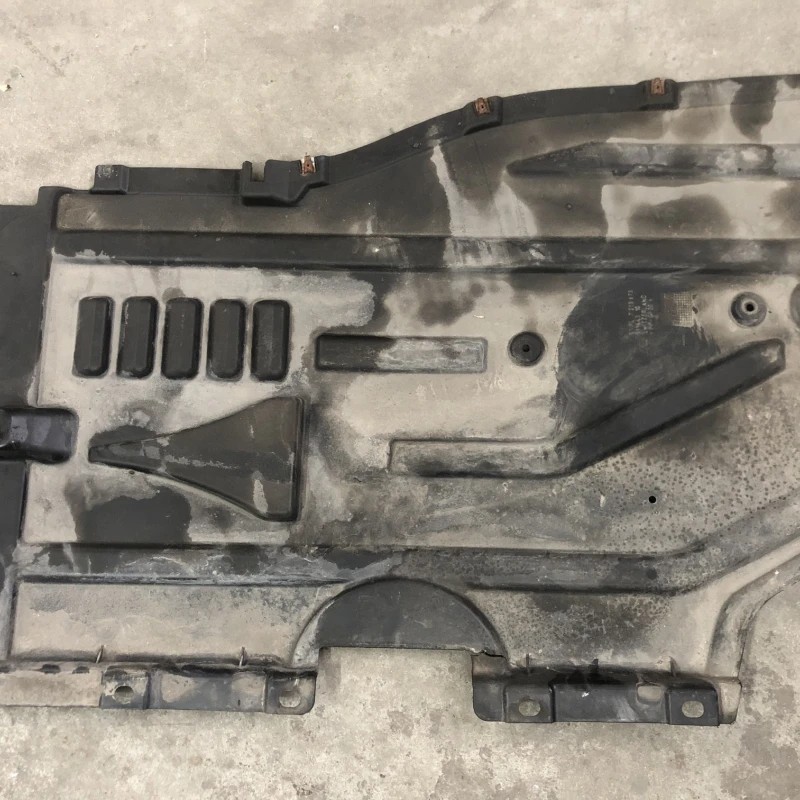 Scut motor stanga / BMW X3 F25 2013 / Caroserie, oglinzi si faruri