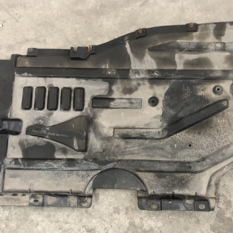 Scut motor stanga BMW 