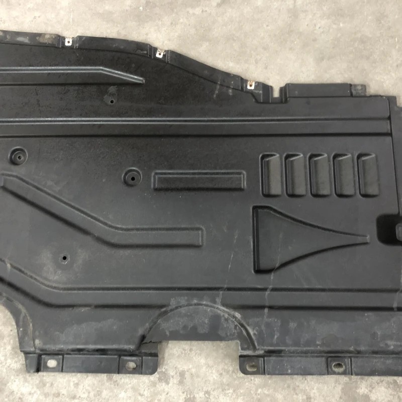 Scut motor stanga / BMW X3 F25 2013 / Caroserie, oglinzi si faruri