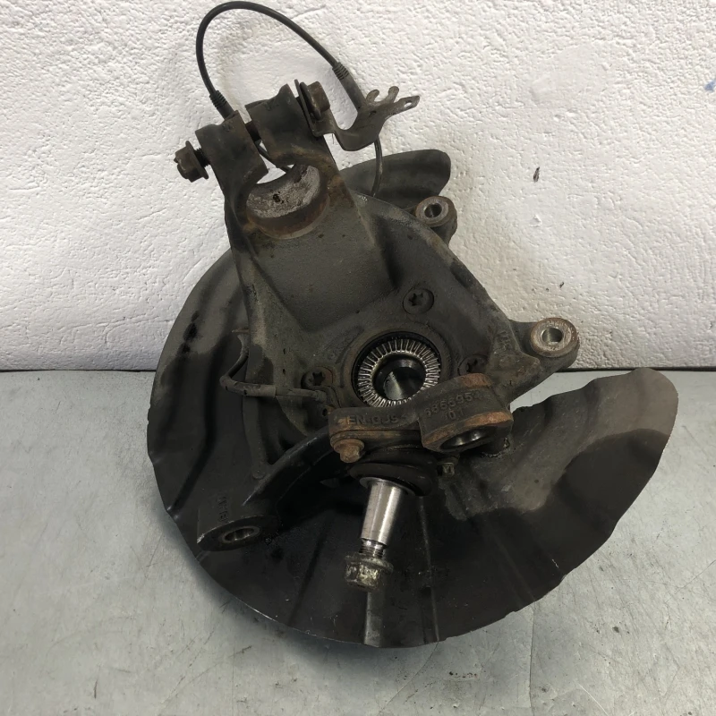 Fuzeta dreapta fata / BMW X3 F25 2013 / Directie si suspensie