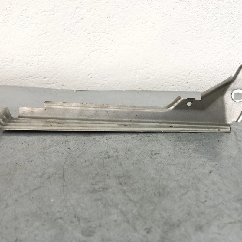 Suport aripa stanga / BMW X3 F25 2013 / Caroserie, oglinzi si faruri