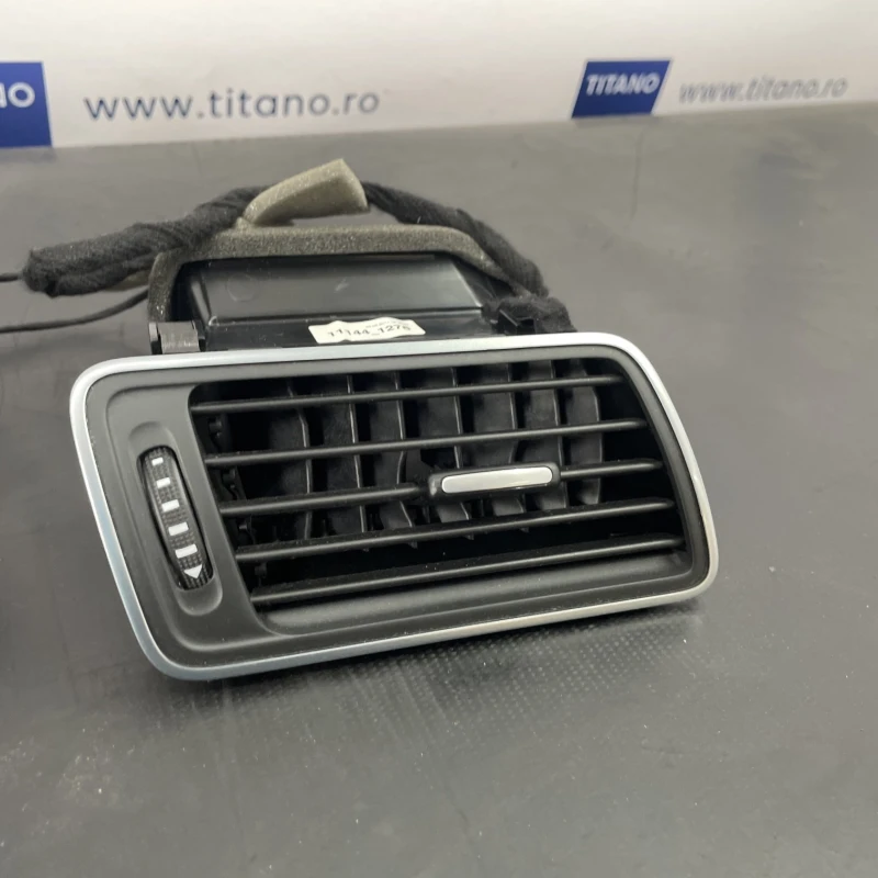 Grila aer bord / Volkswagen Passat B7 2012 / Interior