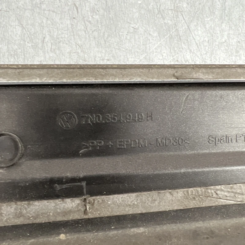 Bandou usa stanga spate / Volkswagen Sharan 7N 2011 / Caroserie, oglinzi si faruri