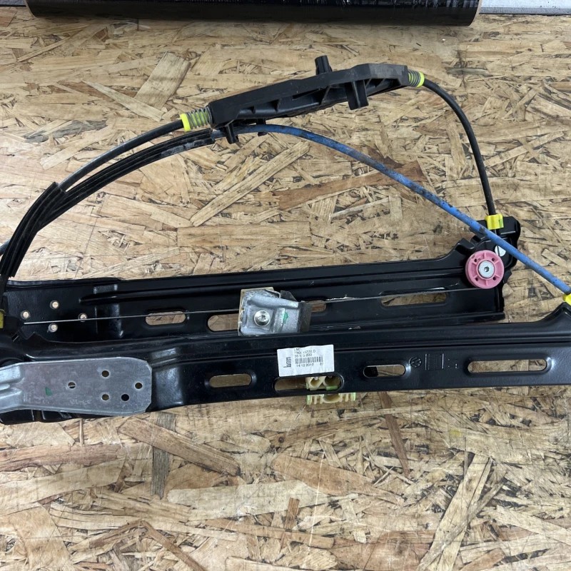 Macara geam dreapta spate / Volkswagen Sharan 7N 2011 / Caroserie, oglinzi si faruri