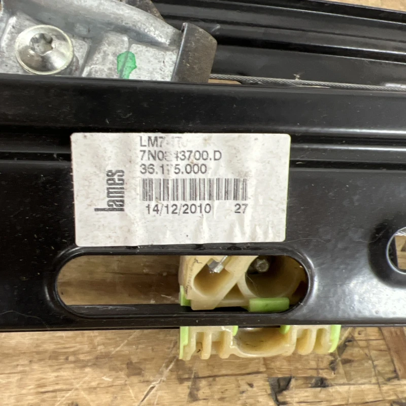 Macara geam dreapta spate / Volkswagen Sharan 7N 2011 / Caroserie, oglinzi si faruri