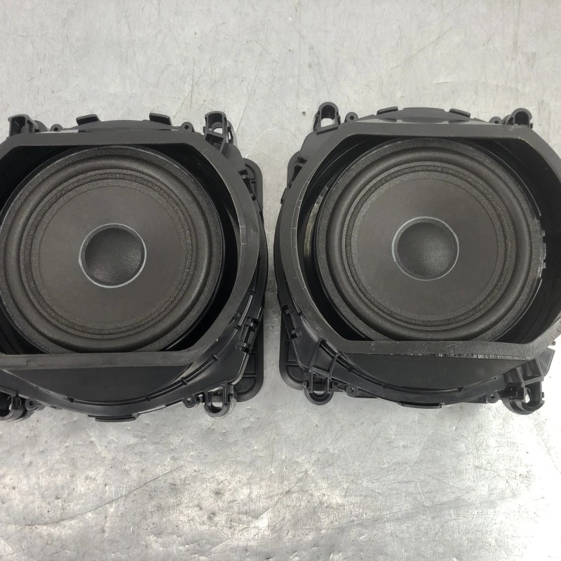 Boxa bass BMW X3 F25 2013