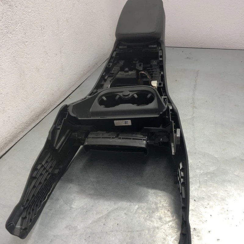 Cotiera centrala / BMW X3 F25 2013 / Interior