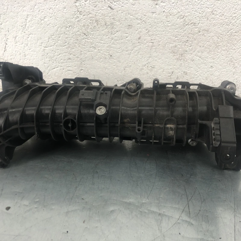 Galerie de admisie / BMW Seria 5 F10 2011 / Motor, racire si evacuare