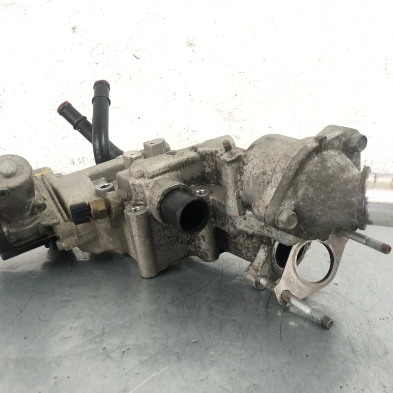 supapa egr cu racitor / Kia Sorento Sorento 2011 / Motor, racire si evacuare
