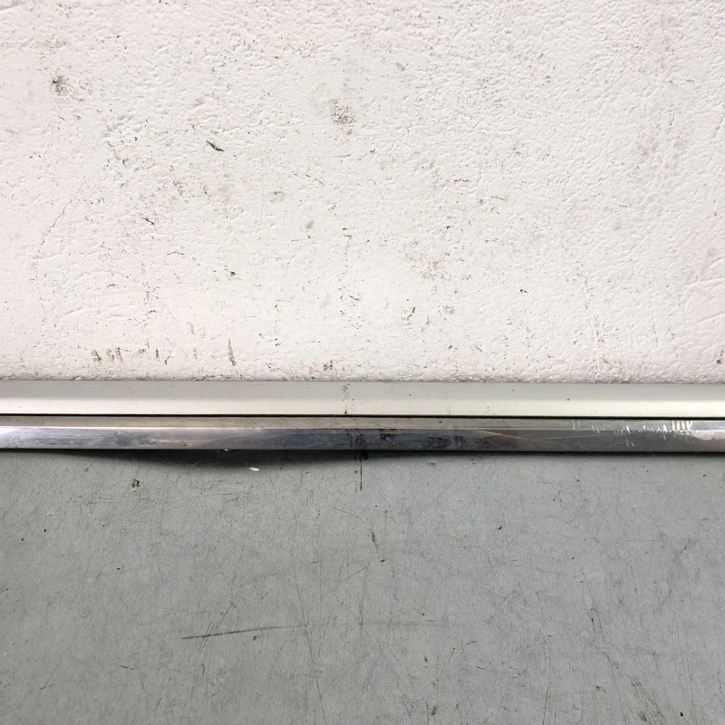 Bandou usa stanga spate / Volkswagen Passat B7 2012 / Caroserie, oglinzi si faruri