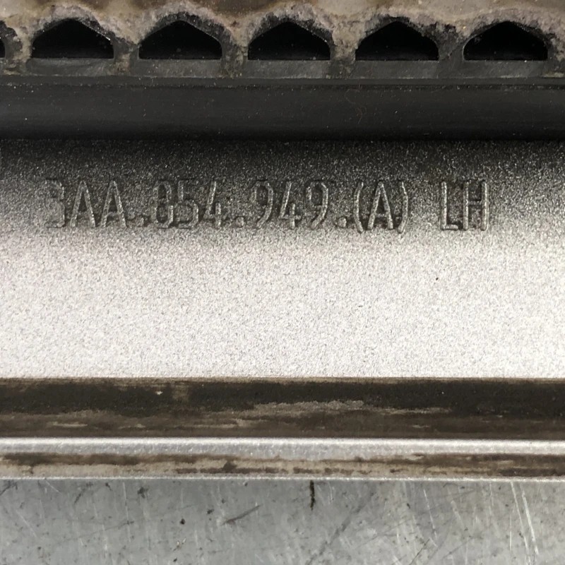 Bandou usa stanga spate / Volkswagen Passat B7 2012 / Caroserie, oglinzi si faruri