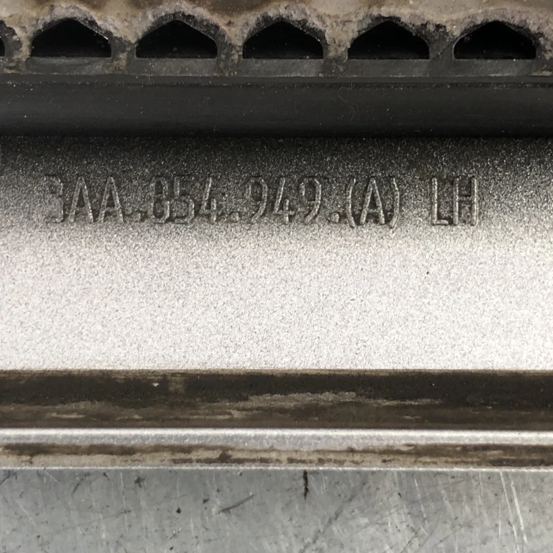 Bandou usa stanga spate / Volkswagen Passat B7 2012 / Caroserie, oglinzi si faruri