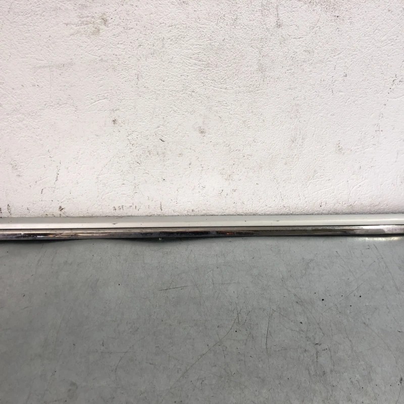 Bandou usa stanga fata / Volkswagen Passat B7 2012 / Caroserie, oglinzi si faruri