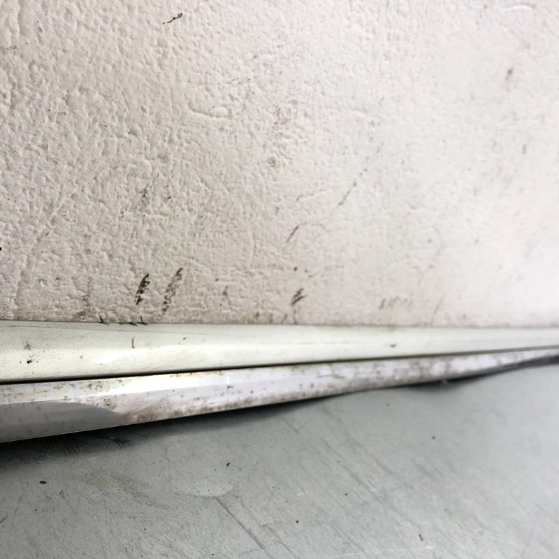 Bandou usa stanga fata / Volkswagen Passat B7 2012 / Caroserie, oglinzi si faruri