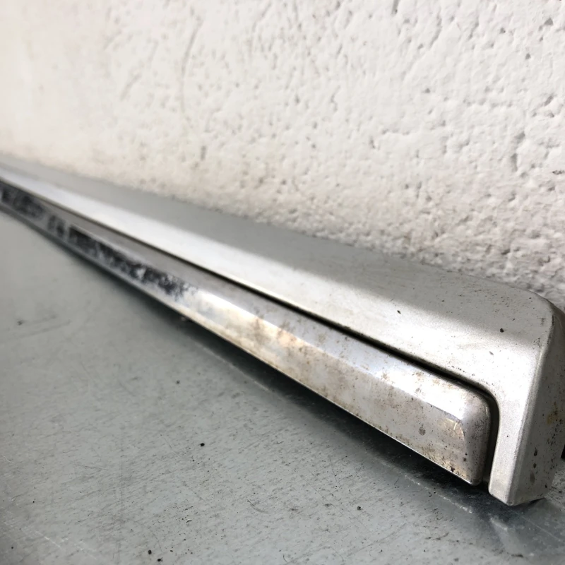 Bandou usa stanga fata / Volkswagen Passat B7 2012 / Caroserie, oglinzi si faruri