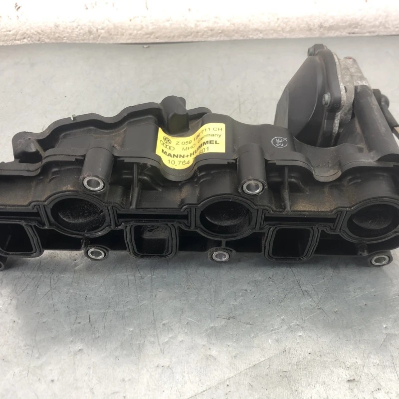 Galerie de admisie cu clapeta stanga / Audi A4 B8 2010 / Motor, racire si evacuare