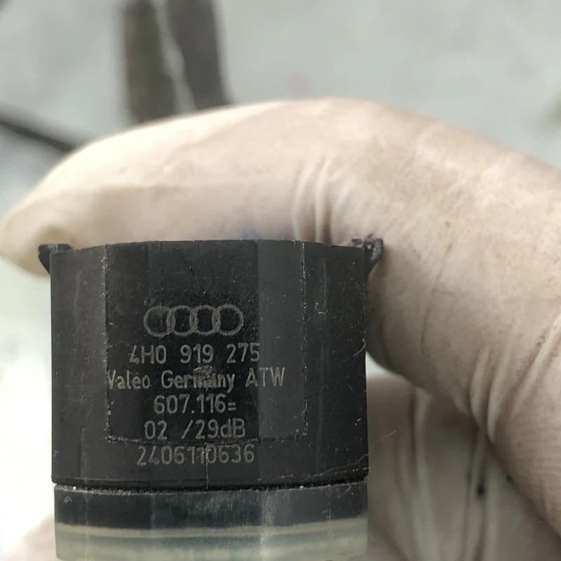Instalatie cu senzor de parcare spate / Volkswagen Passat B7 2012 / Audio si electronice