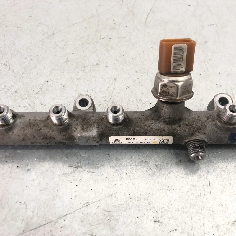 Rampa injectoare cu senzor Audi A4 B8 2010