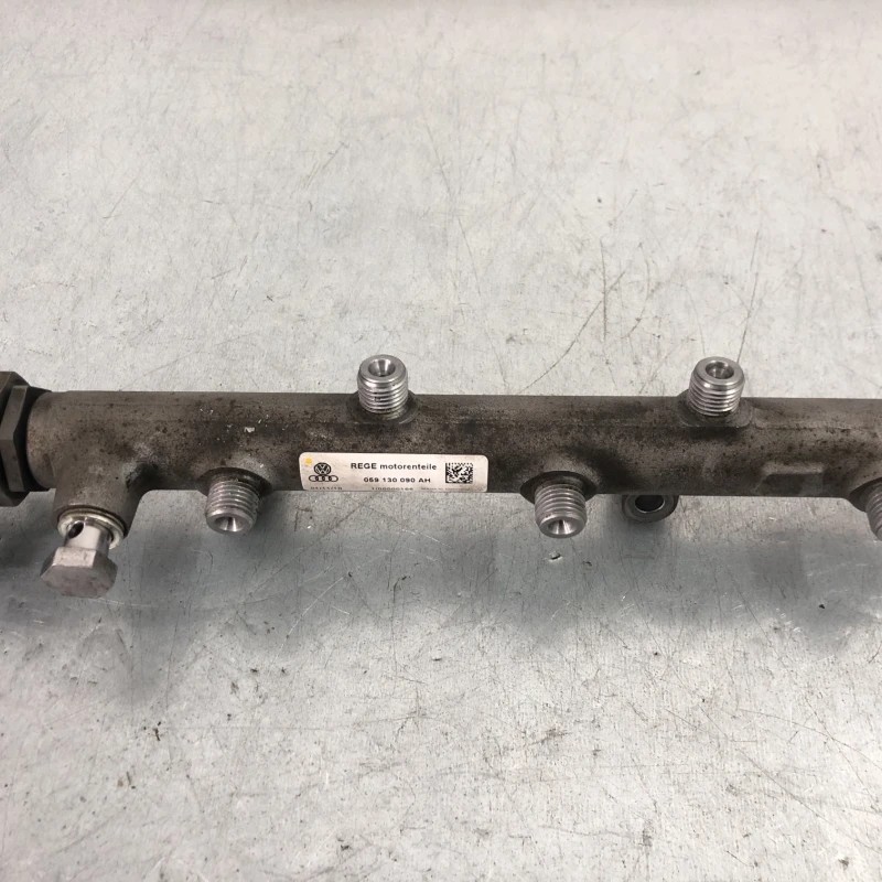 Rampa injectoare cu senzor / Audi A4 B8 2010 / Motor, racire si evacuare