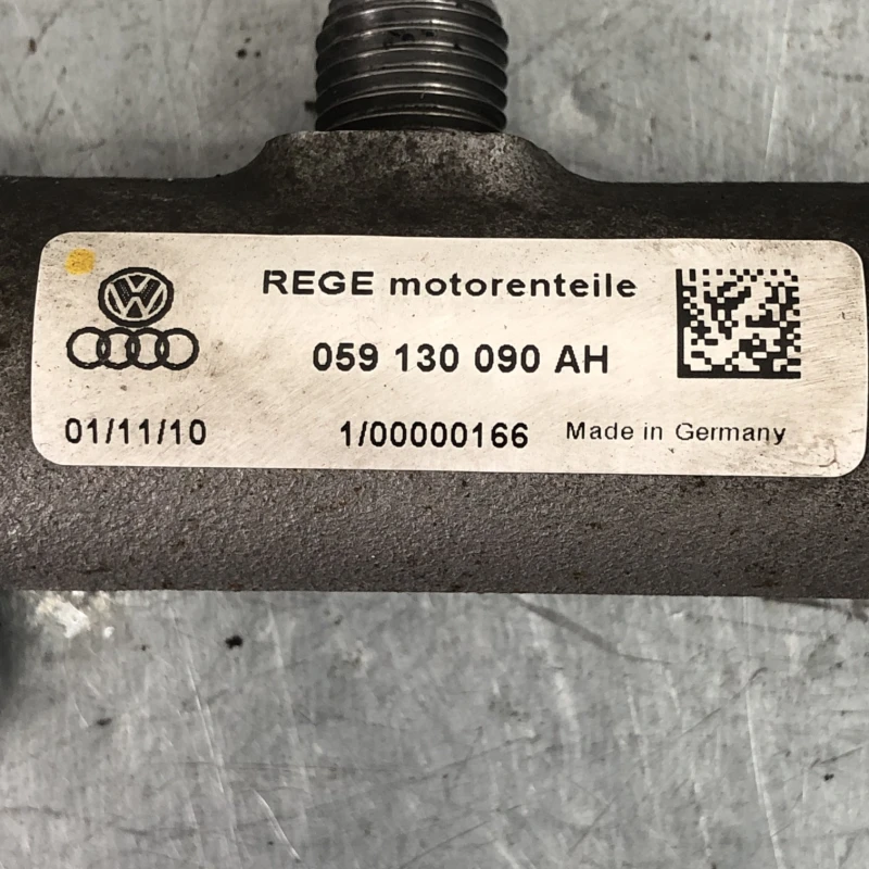 Rampa injectoare cu senzor / Audi A4 B8 2010 / Motor, racire si evacuare