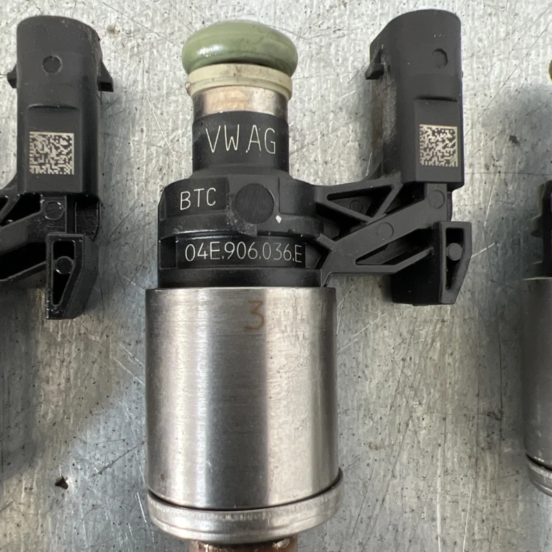 Injector / Volkswagen Polo 6R 2014 / Motor, racire si evacuare