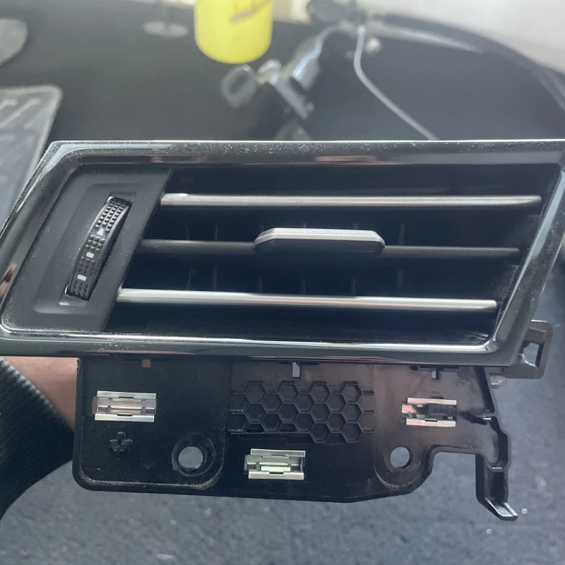 Ornament trim bord / Volkswagen Passat B8 2016 / Interior