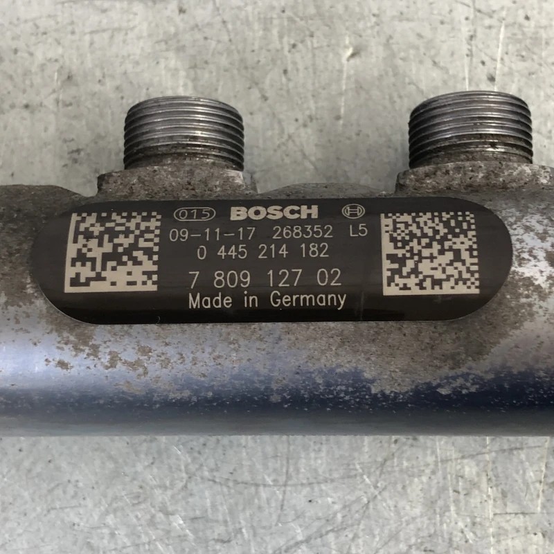 Rampa injectoare cu senzor / BMW Seria 1 E87 2010 / Motor, racire si evacuare