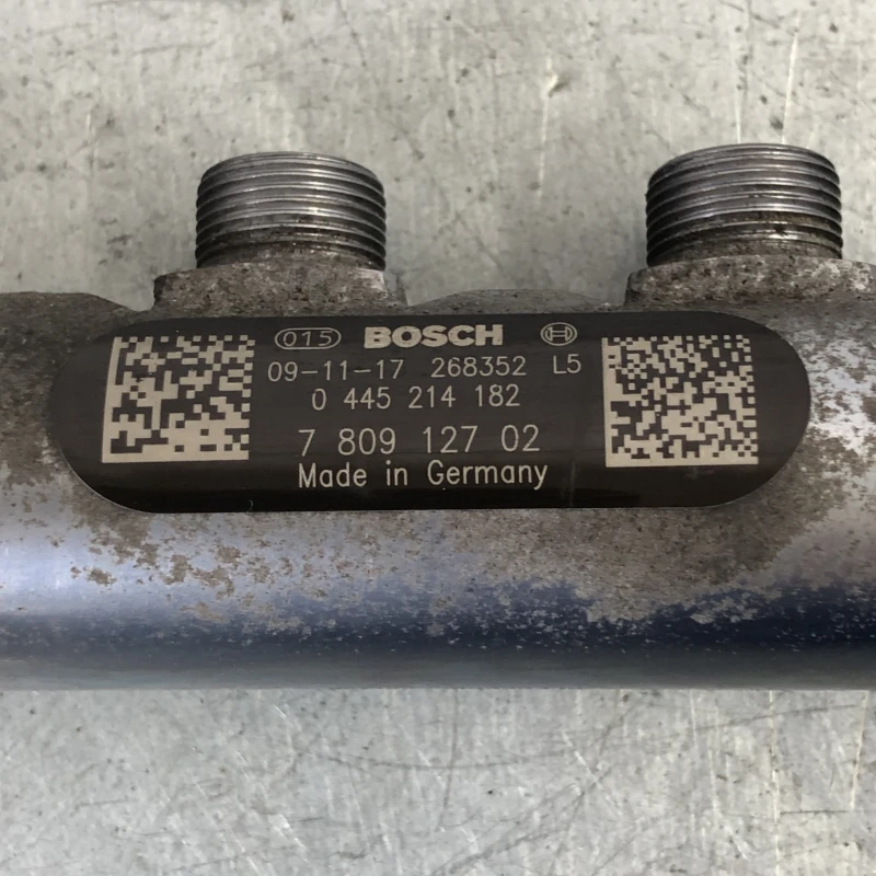 Rampa injectoare cu senzor / BMW Seria 1 E87 2010 / Motor, racire si evacuare