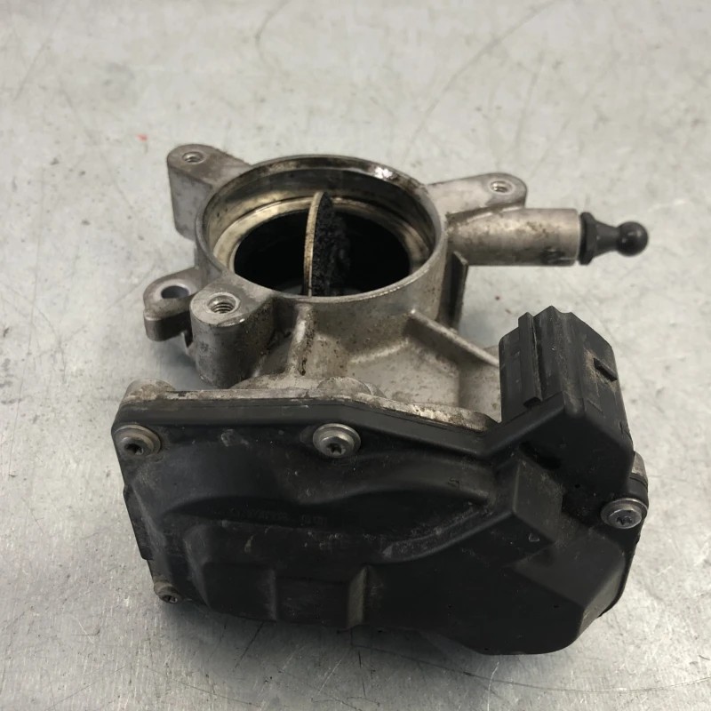 Clapeta de acceleratie / Opel Insignia A 2010 / Motor, racire si evacuare