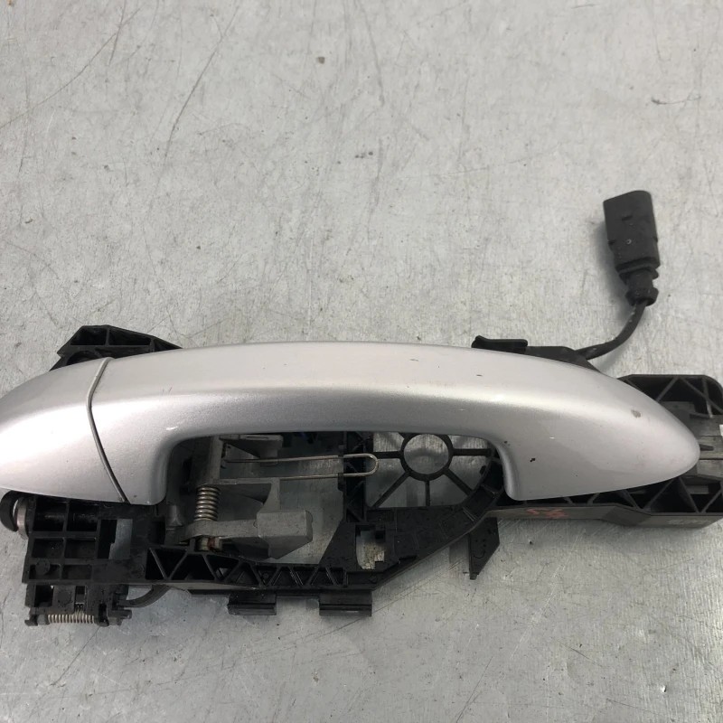 Maner usa stanga spate / Volkswagen Passat CC 2013 / Caroserie, oglinzi si faruri