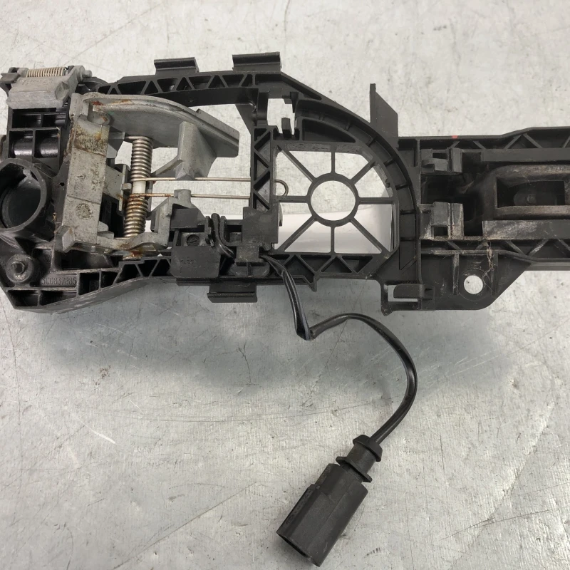Maner usa stanga fata / Volkswagen Passat CC 2013 / Caroserie, oglinzi si faruri