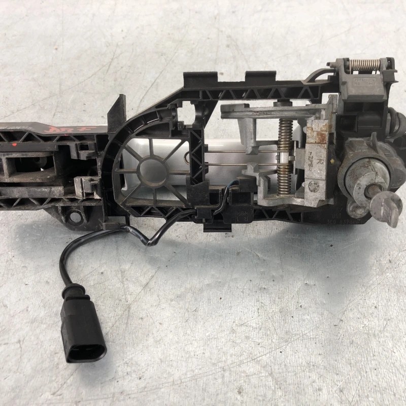 Maner usa dreapta fata / Volkswagen Passat CC 2013 / Caroserie, oglinzi si faruri