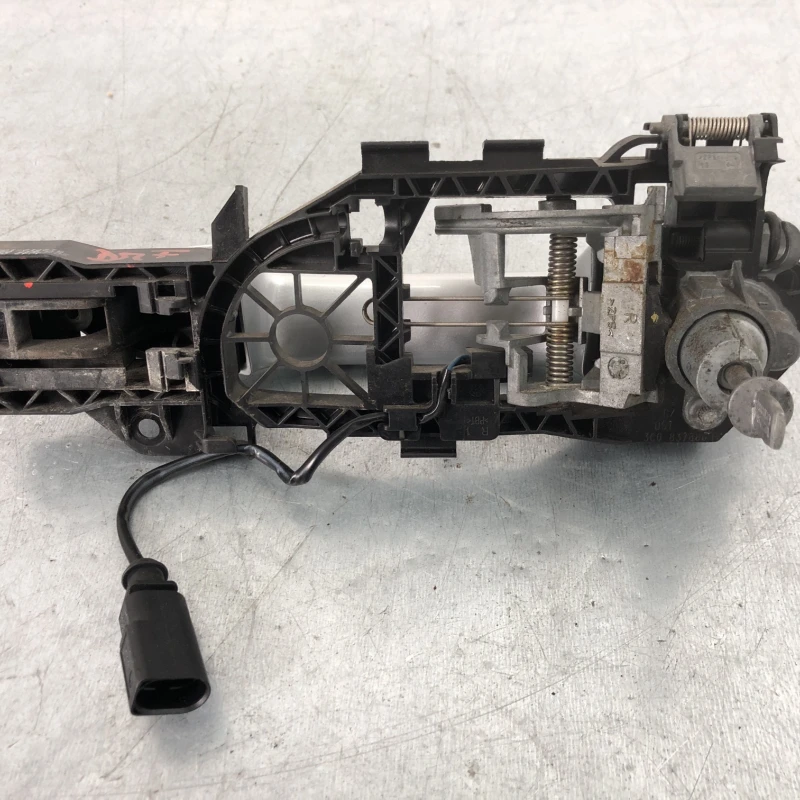 Maner usa dreapta fata / Volkswagen Passat CC 2013 / Caroserie, oglinzi si faruri