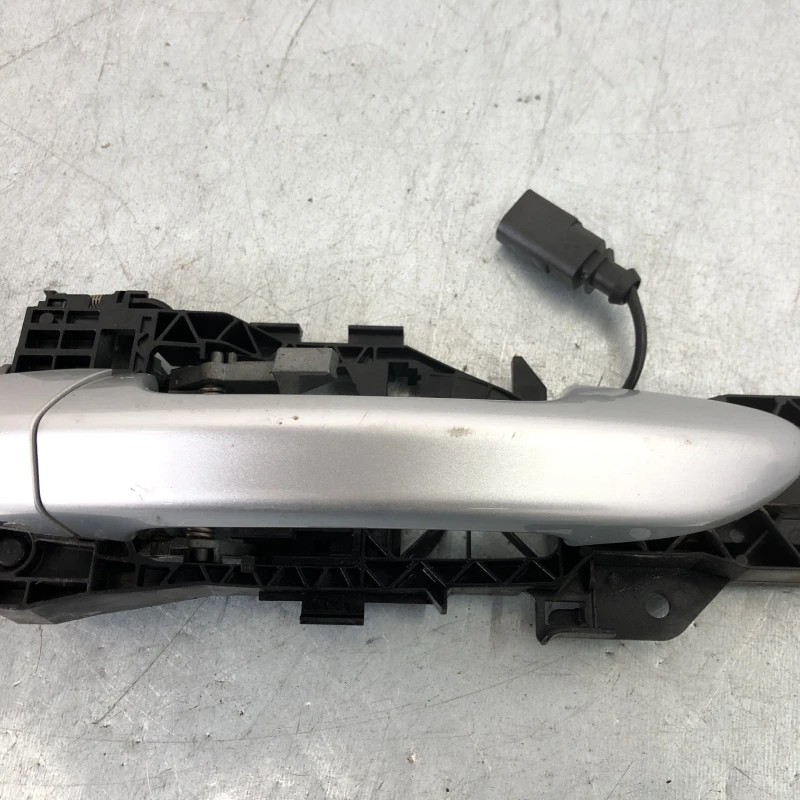 Maner usa dreapta spate / Volkswagen Passat CC 2013 / Caroserie, oglinzi si faruri