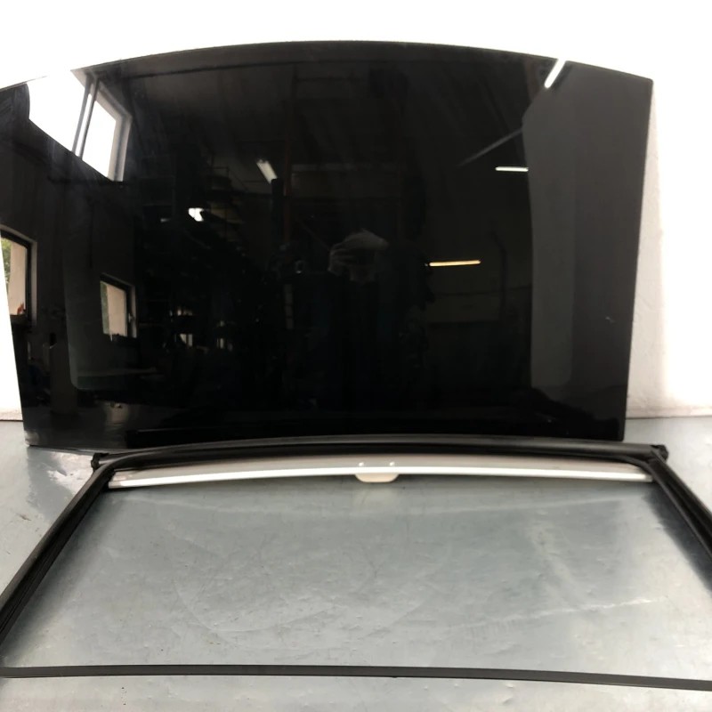 Geam Trapa / Volkswagen Passat CC 2013 / Caroserie, oglinzi si faruri