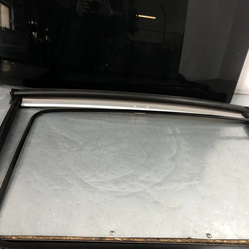 Geam Trapa / Volkswagen Passat CC 2013 / Caroserie, oglinzi si faruri