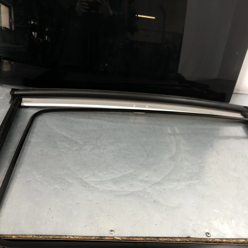 Geam Trapa / Volkswagen Passat CC 2013 / Caroserie, oglinzi si faruri