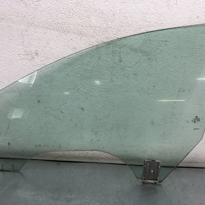 Geam stanga fata Volkswagen 