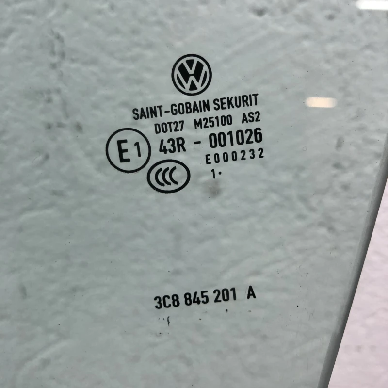 Geam stanga fata / Volkswagen Passat CC 2013 / Caroserie, oglinzi si faruri