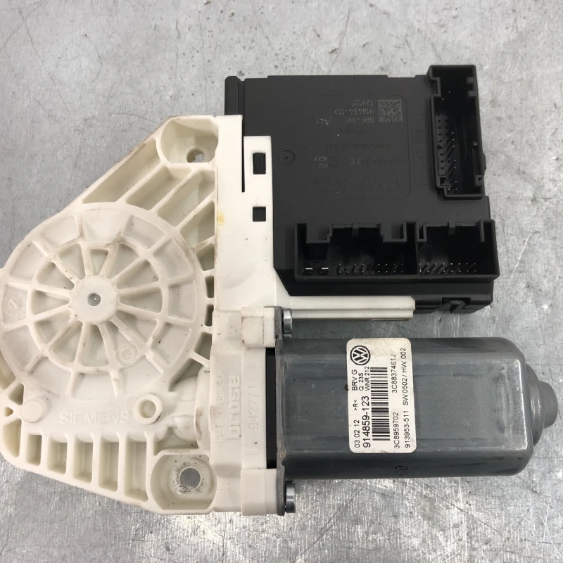 Motoras geam dreapta fata / Volkswagen Passat CC 2013 / Audio si electronice