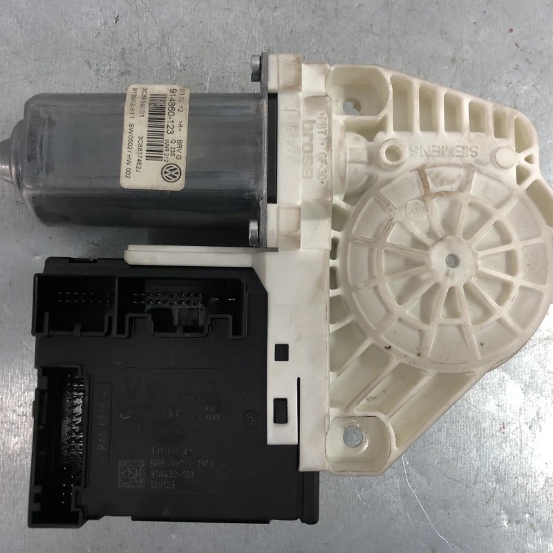Motoras geam stanga fata / Volkswagen Passat CC 2013 / Audio si electronice