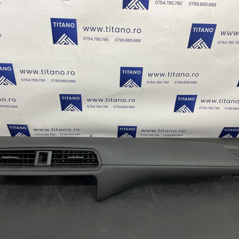 Trim bord piele / Nissan Leaf ZE1 2019 / Interior